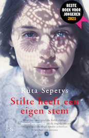 Stilte heeft een eigen stem - Ruta Sepetys (ISBN 9789024588763)