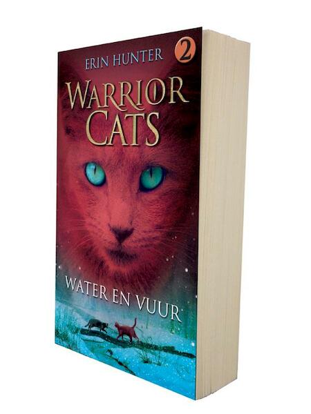 Warrior cats 2. Water en vuur - Erin Hunter (ISBN 9789054618973)